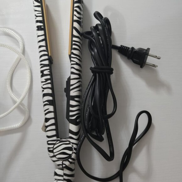 Three Royale Hair Straighteners - Picture 3 of 8